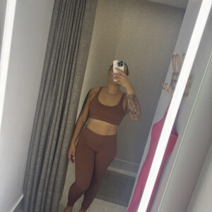 Conjunto Fitness Flor Bela Cacau Chic – Conforto e Elegância Natural