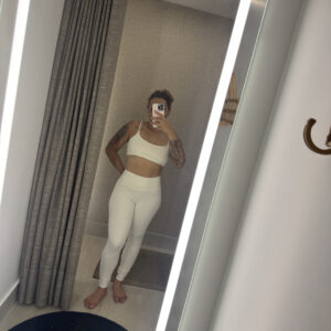 Conjunto Fitness Flor Bela Branco Puro – Sofisticação e Leveza